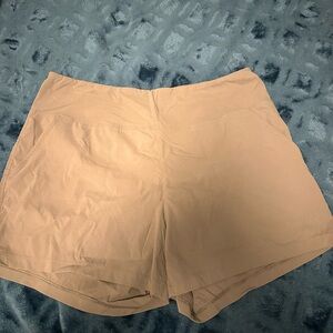 Mountain Hardwear Women's Athletic Shorts in Tan